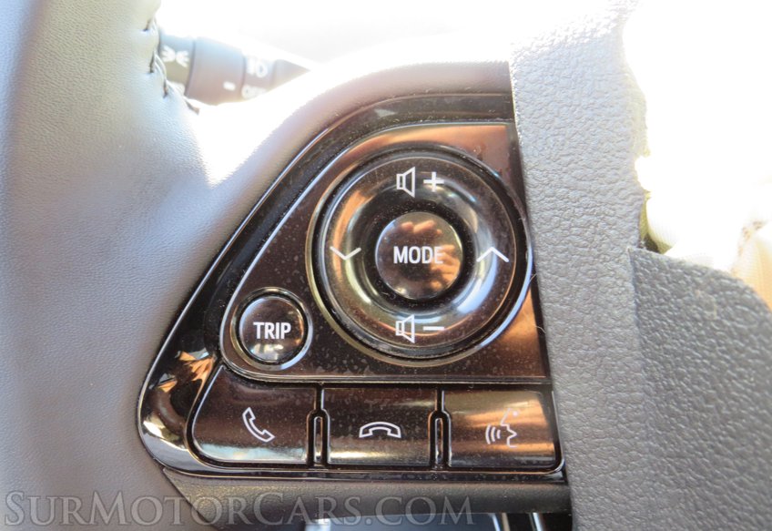 2022 Toyota Prius - Image 32