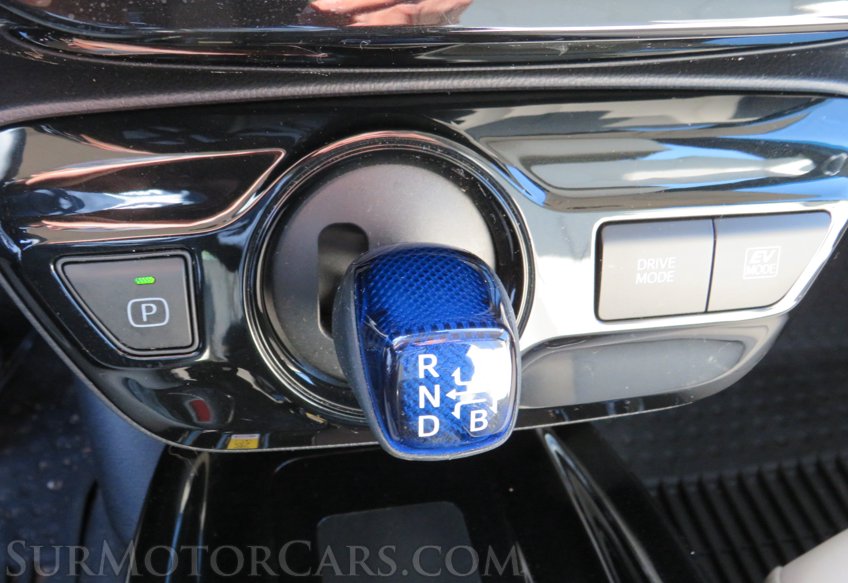 2022 Toyota Prius - Image 35