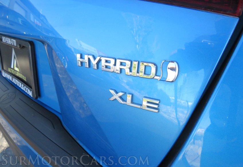 2022 Toyota Prius - Image 20