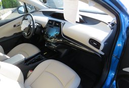 2022 Toyota Prius - Image 23