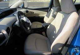 2022 Toyota Prius - Image 22