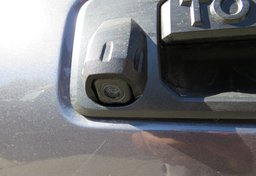 2020 Toyota Tacoma 4WD - Image 17
