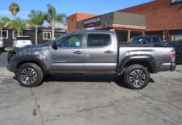2020 Toyota Tacoma 4WD - Image 6