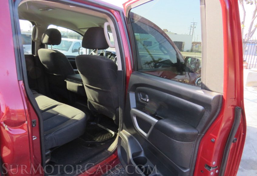2017 Nissan Titan - Image 29