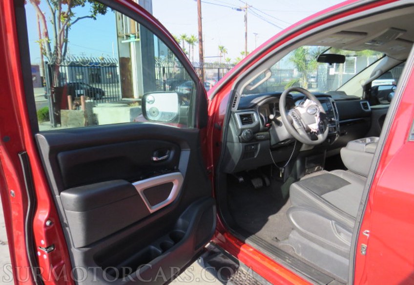 2017 Nissan Titan - Image 22