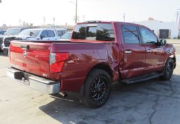 2017 Nissan Titan - Image 8