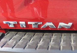 2017 Nissan Titan - Image 18