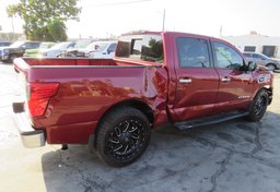 2017 Nissan Titan - Image 10