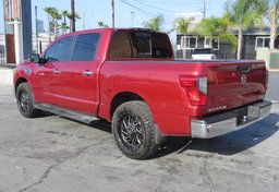 2017 Nissan Titan - Image 9