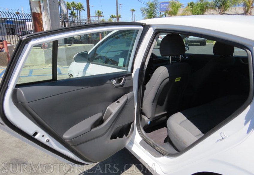 2022 Hyundai Ioniq Plug-In Hybrid - Image 28