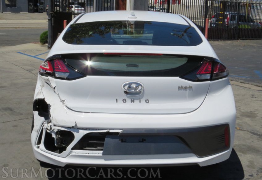 2022 Hyundai Ioniq Plug-In Hybrid - Image 13
