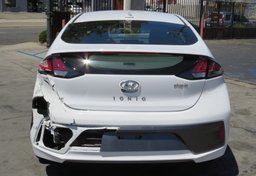 2022 Hyundai Ioniq Plug-In Hybrid - Image 13