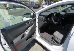 2022 Hyundai Ioniq Plug-In Hybrid - Image 22