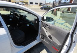 2022 Hyundai Ioniq Plug-In Hybrid - Image 23