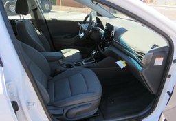 2022 Hyundai Ioniq Plug-In Hybrid - Image 24