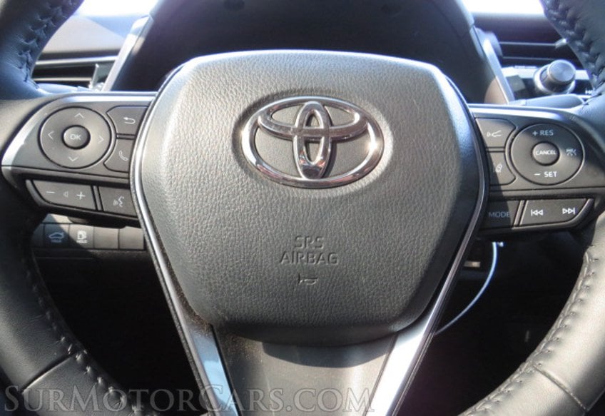 2020 Toyota Camry - Image 32