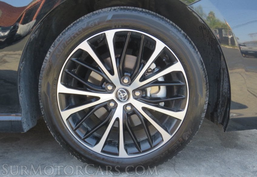 2020 Toyota Camry - Image 16
