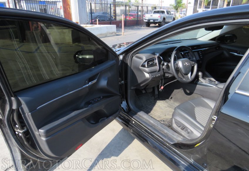 2020 Toyota Camry - Image 19