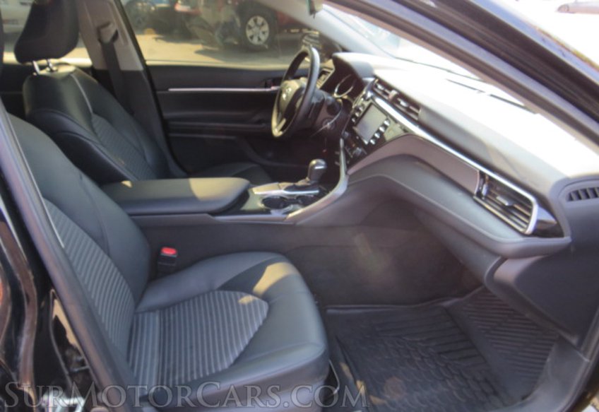 2020 Toyota Camry - Image 26