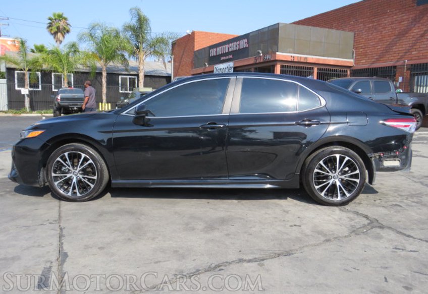 2020 Toyota Camry - Image 11