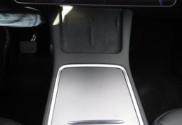 2021 Tesla Model Y - Image 40