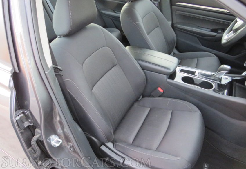 2021 Nissan Altima - Image 28