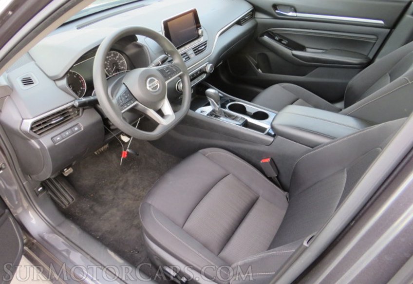 2021 Nissan Altima - Image 25