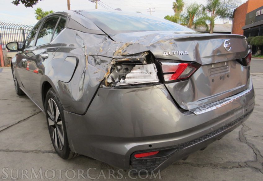 2021 Nissan Altima - Image 13