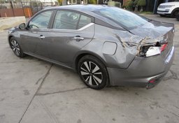 2021 Nissan Altima - Image 8