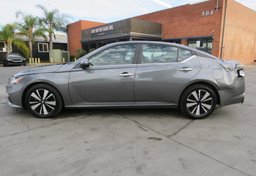 2021 Nissan Altima - Image 5