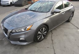 2021 Nissan Altima - Image 2