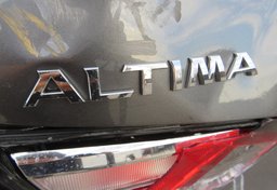 2021 Nissan Altima - Image 16