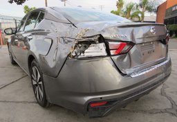 2021 Nissan Altima - Image 13