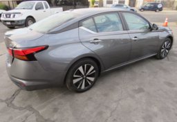 2021 Nissan Altima - Image 7