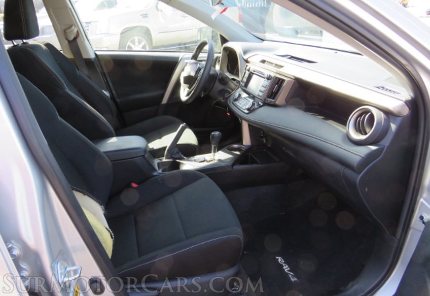 2015 Toyota RAV4 - Image 26