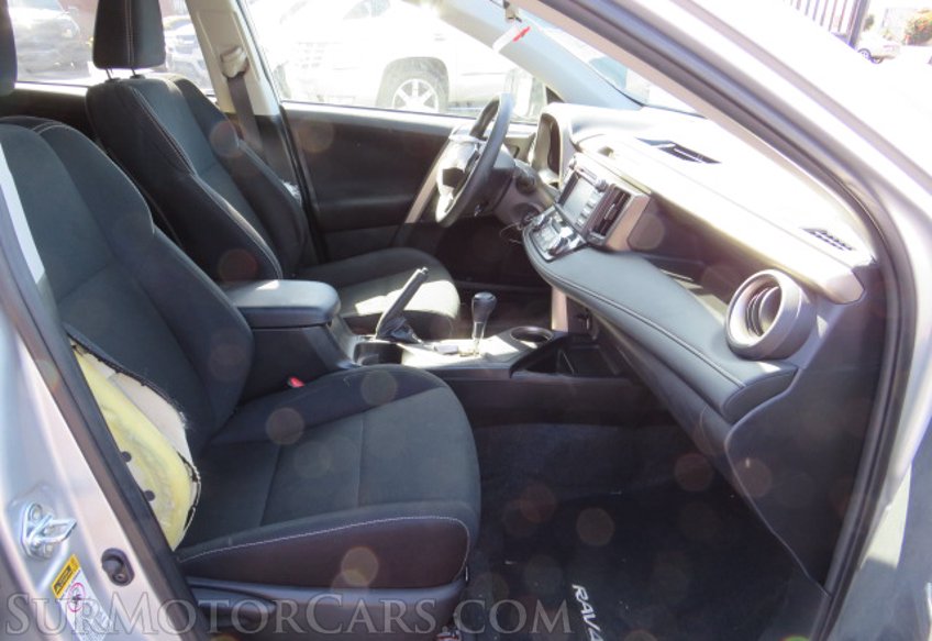 2015 Toyota RAV4 - Image 31
