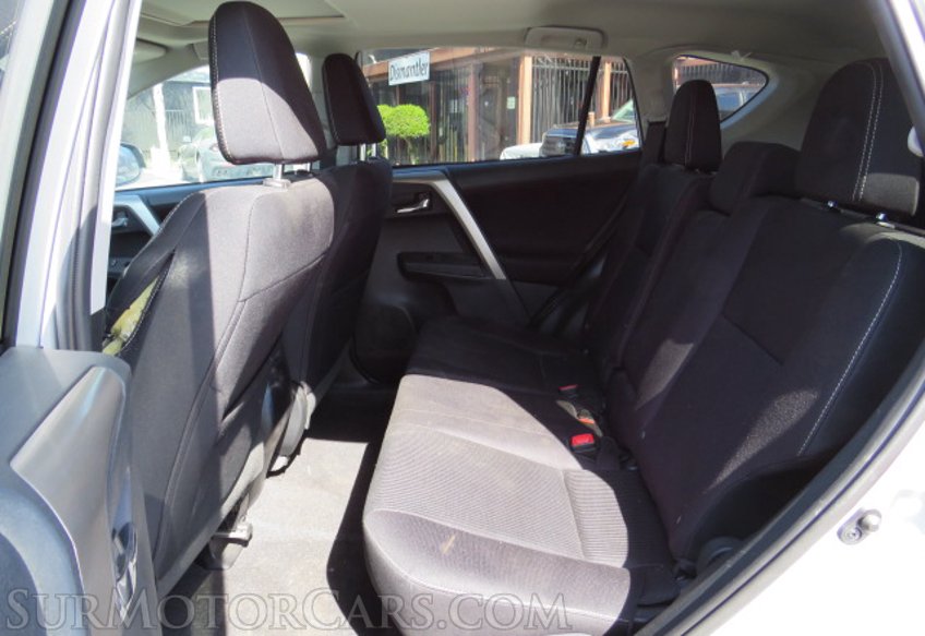 2015 Toyota RAV4 - Image 30