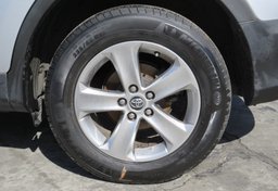 2015 Toyota RAV4 - Image 20