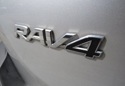 2015 Toyota RAV4 - Image 18