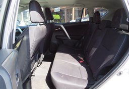 2015 Toyota RAV4 - Image 30