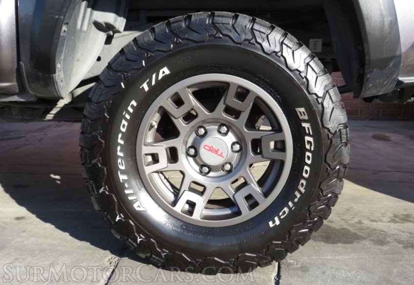 2016 Toyota Tacoma - Image 11