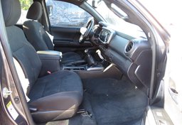 2016 Toyota Tacoma - Image 25