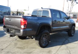 2016 Toyota Tacoma - Image 8