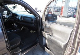 2016 Toyota Tacoma - Image 22