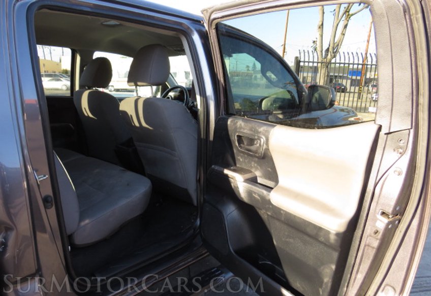 2017 Toyota Tacoma - Image 27