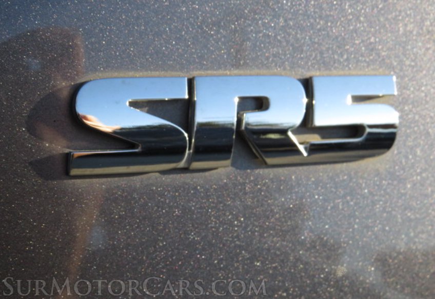 2017 Toyota Tacoma - Image 19