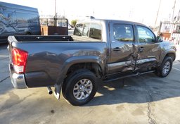 2017 Toyota Tacoma - Image 10