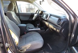 2017 Toyota Tacoma - Image 24