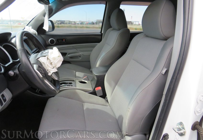 2014 Toyota Tacoma - Image 31