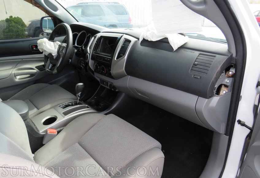 2014 Toyota Tacoma - Image 29